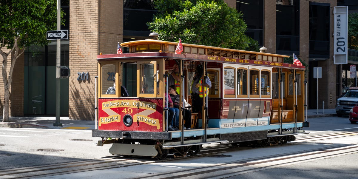 Image for Tech hopefuls are listing San Francisco in their online bios — even if